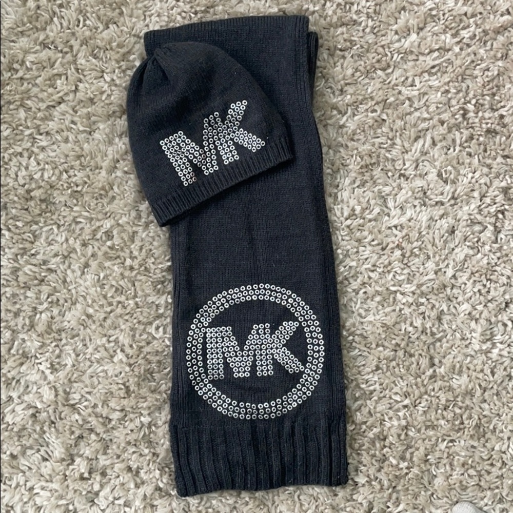 MK hat and scarf set